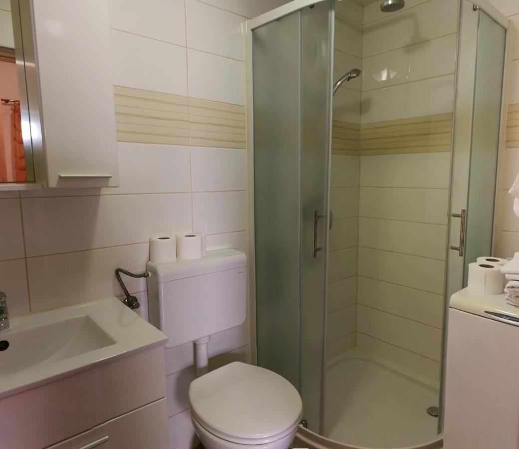 Apartments Zdenka Starigrad Paklenica Ngoại thất bức ảnh