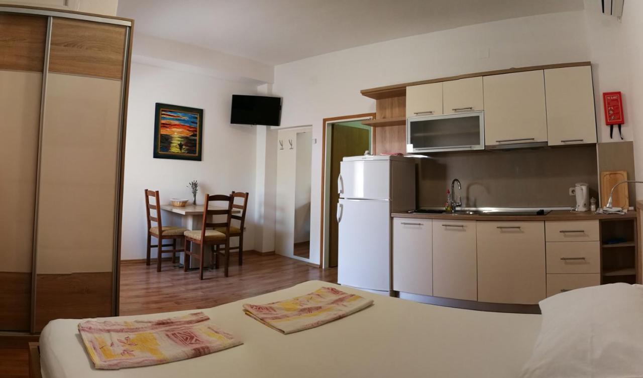 Apartments Zdenka Starigrad Paklenica Ngoại thất bức ảnh