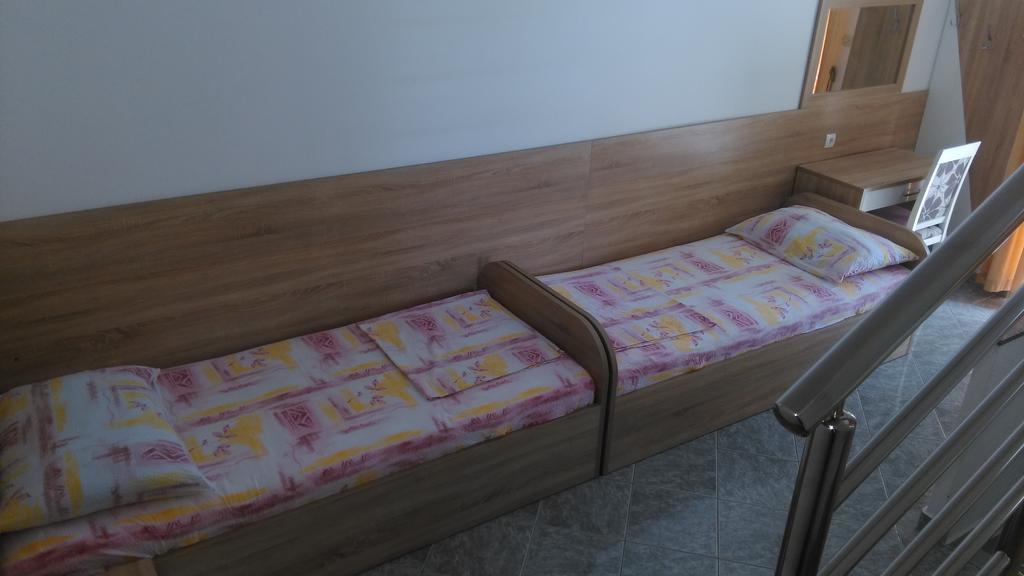Apartments Zdenka Starigrad Paklenica Ngoại thất bức ảnh