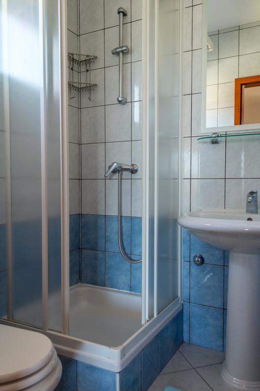 Apartments Zdenka Starigrad Paklenica Phòng bức ảnh