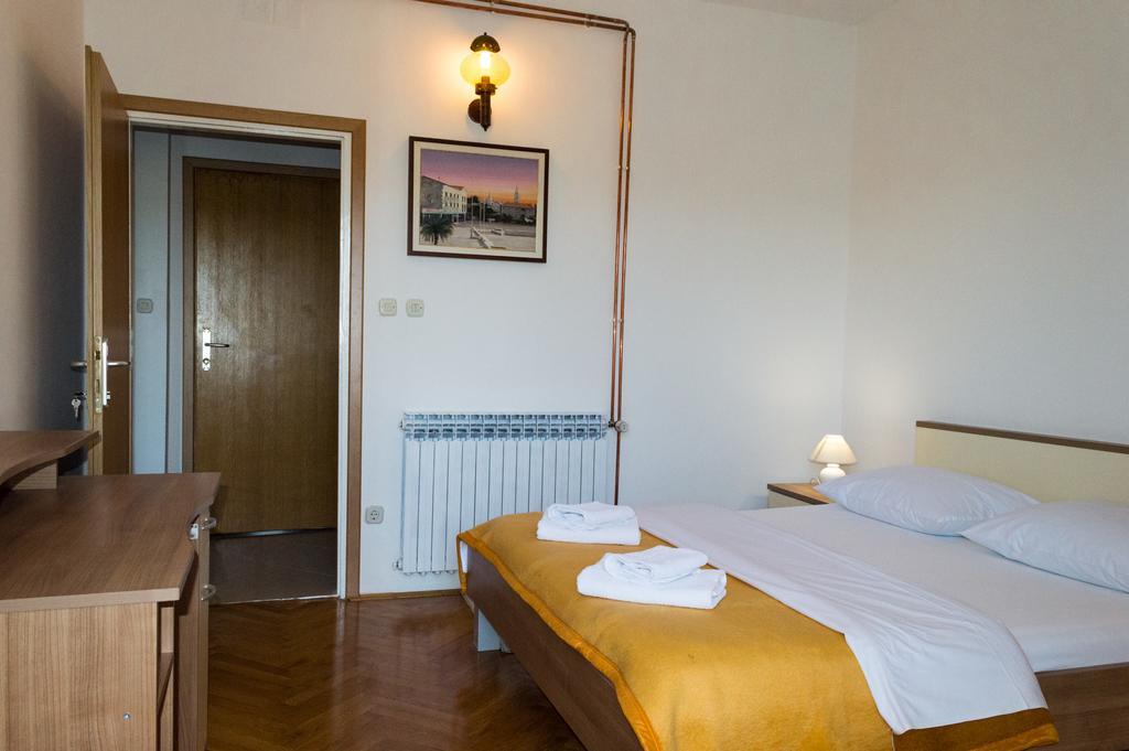 Apartments Zdenka Starigrad Paklenica Ngoại thất bức ảnh
