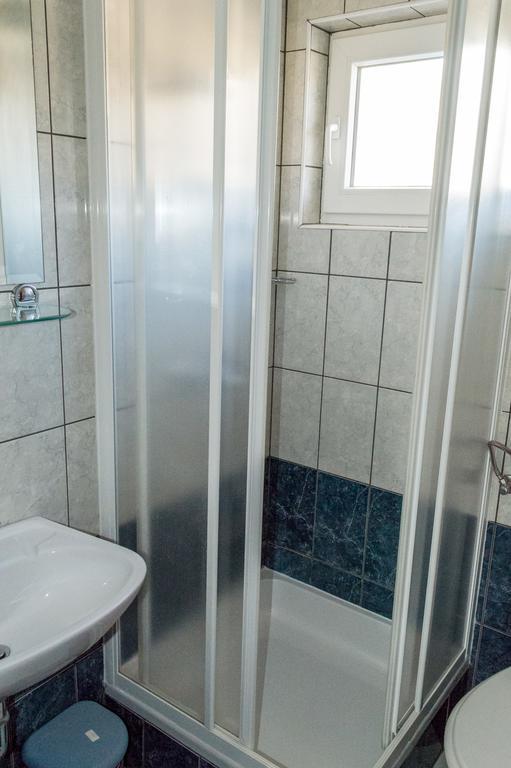 Apartments Zdenka Starigrad Paklenica Ngoại thất bức ảnh