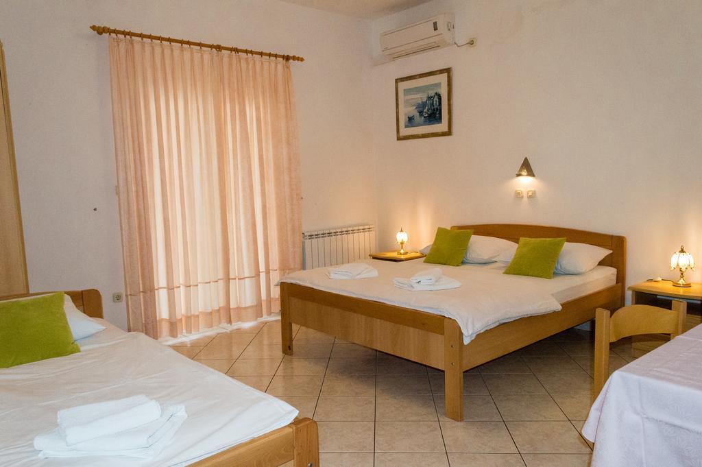 Apartments Zdenka Starigrad Paklenica Ngoại thất bức ảnh