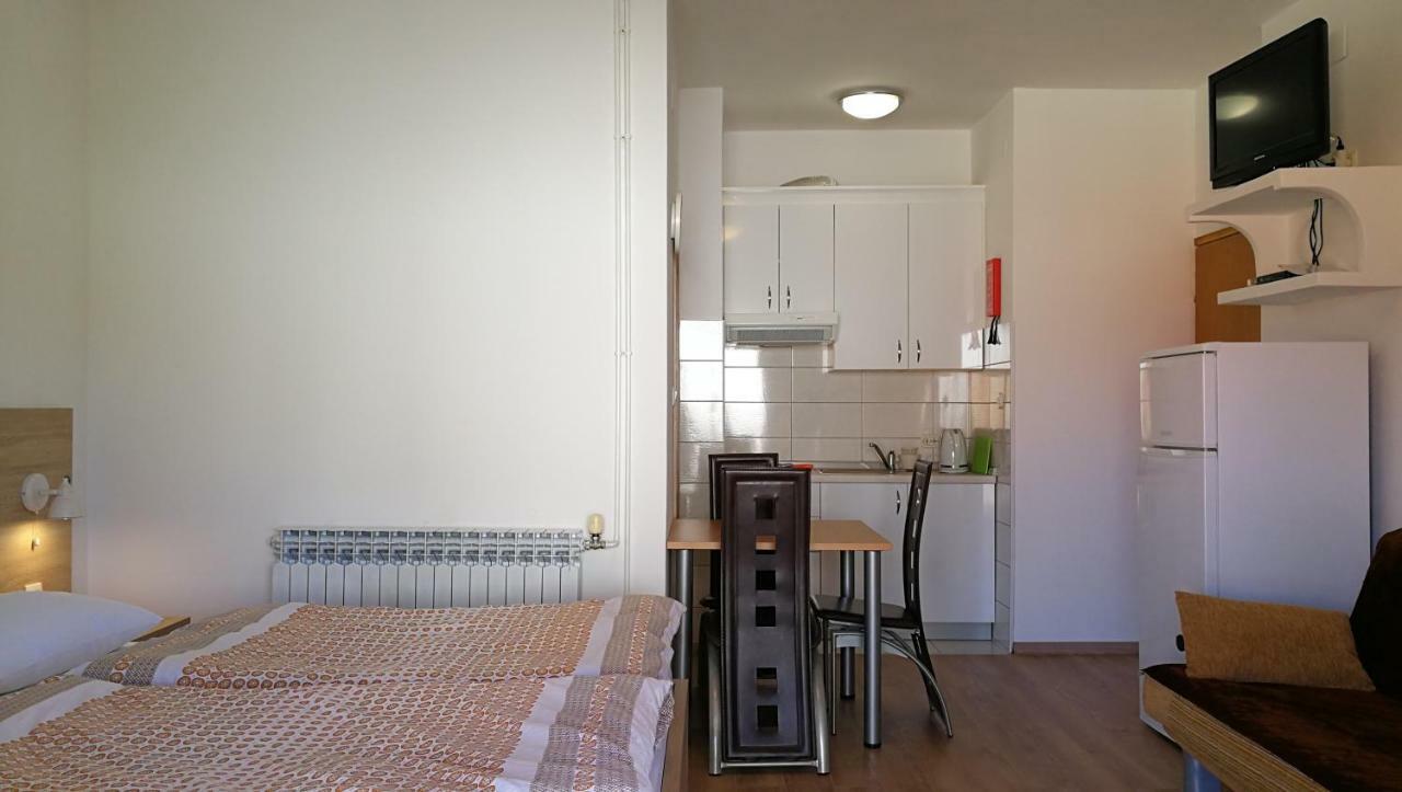 Apartments Zdenka Starigrad Paklenica Ngoại thất bức ảnh