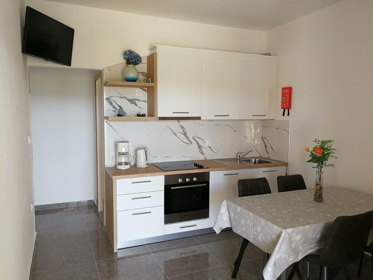 Apartments Zdenka Starigrad Paklenica Ngoại thất bức ảnh